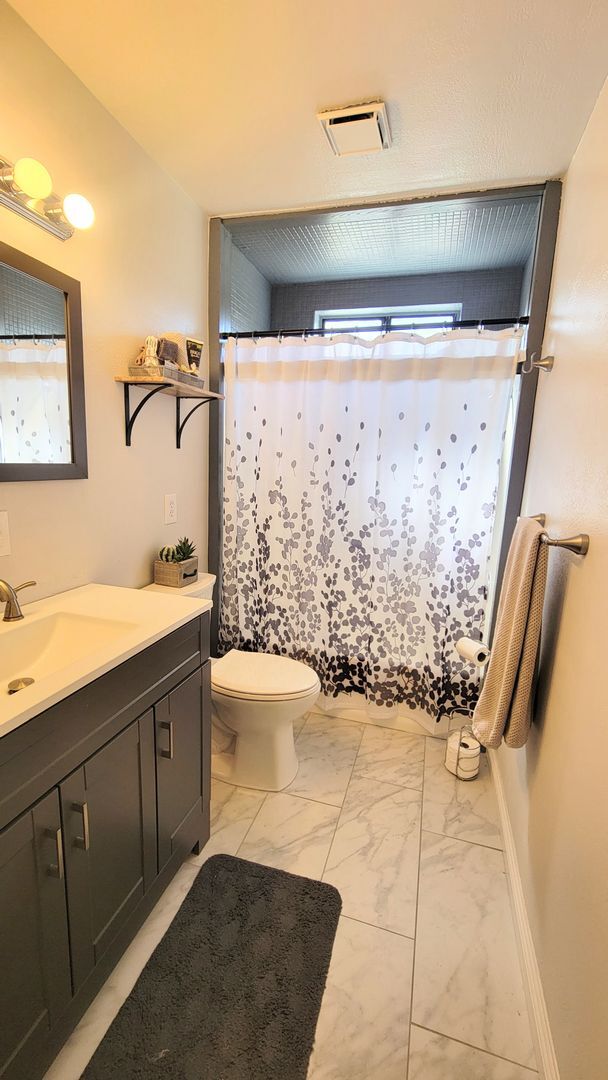 Building Photo - 3 Bedroom Home with Mountain Views Bordering National Forest