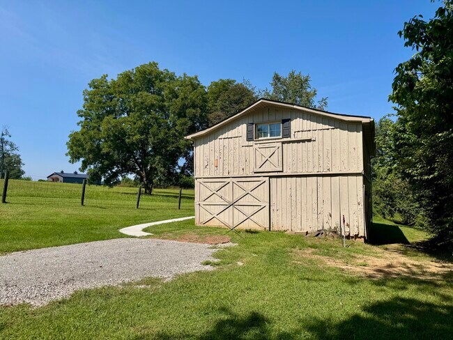 Foto del edificio - 1065 Mackey Pike