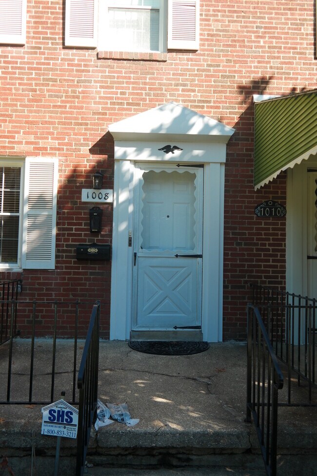 Building Photo - Apartment Chinquapin Park/Belvedere