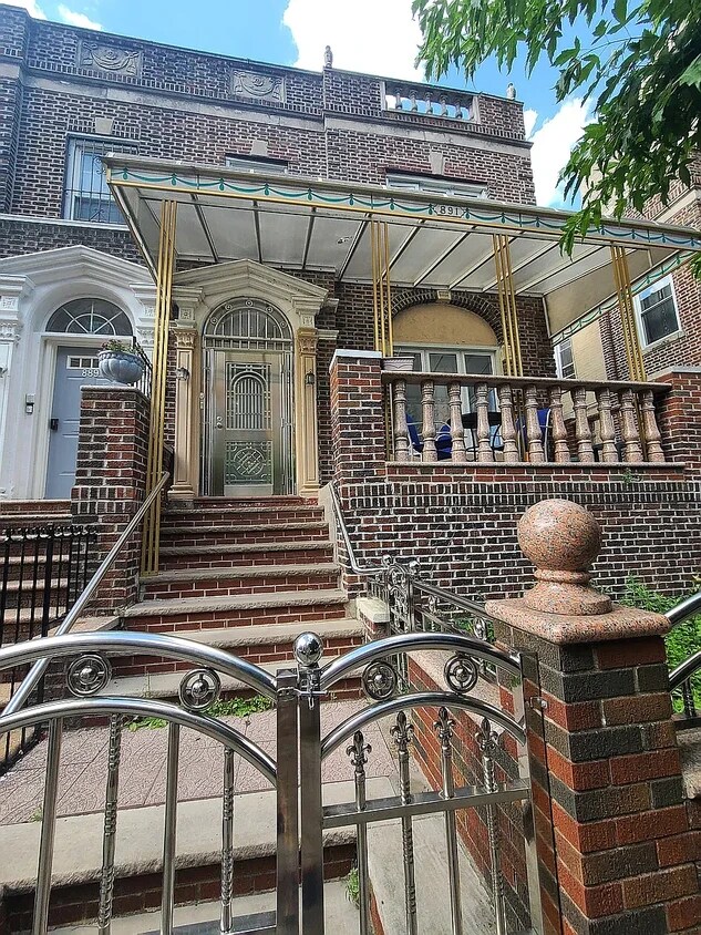 Foto principal - 891 Montgomery St