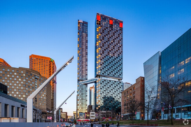 Exterior - Maestria Apartments