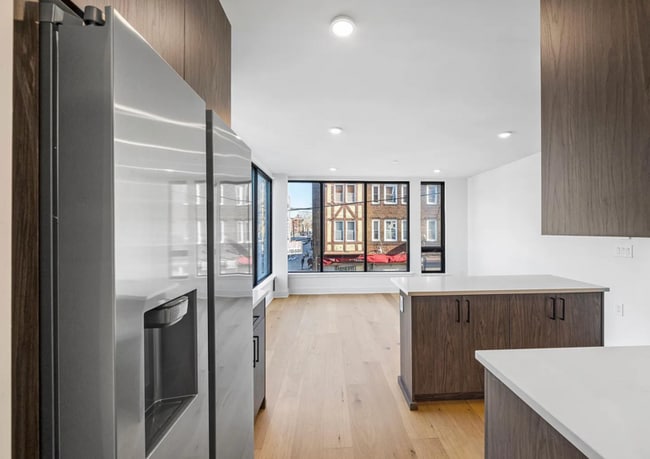 Building Photo - 1800 W Girard Ave