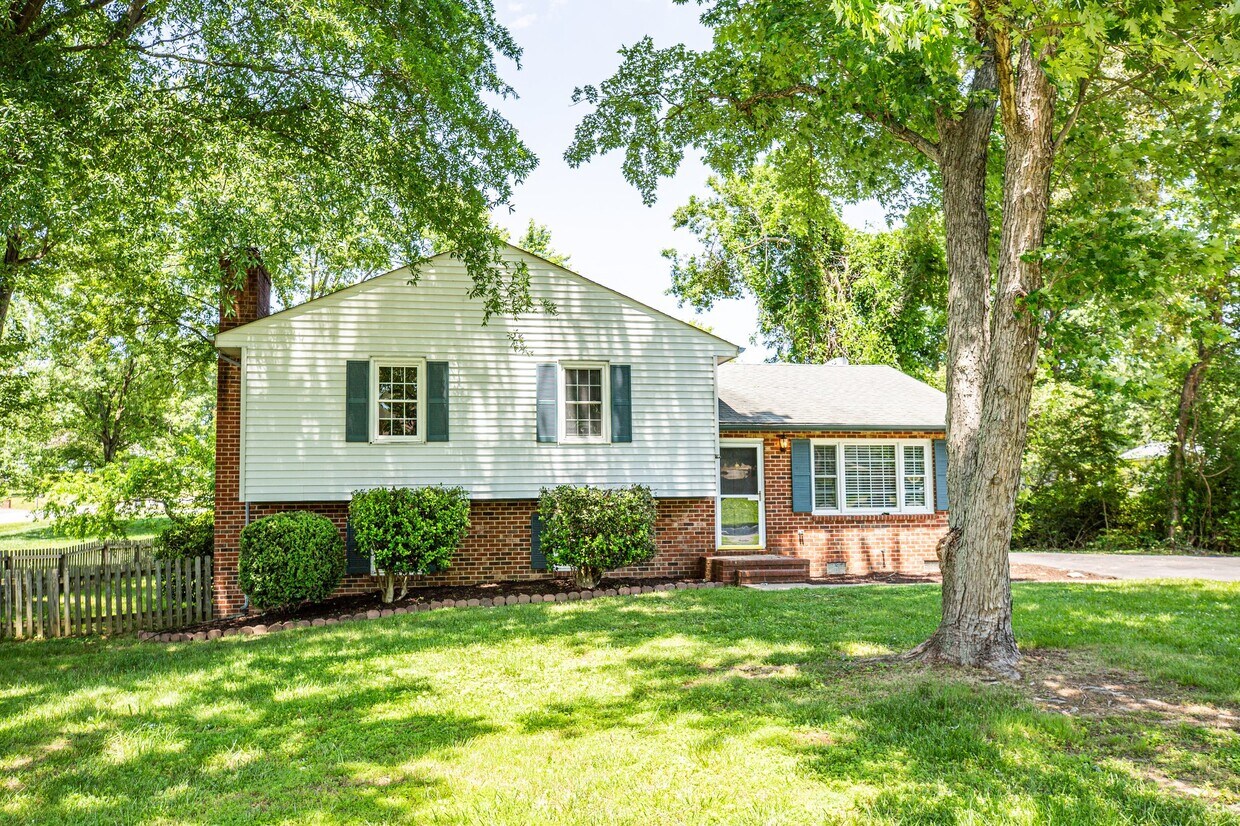 235 Taylor St, Falmouth, VA 22405 House Rental in Falmouth, VA