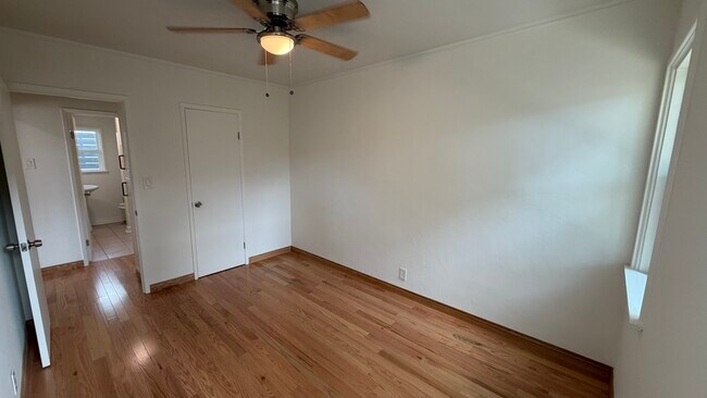 Foto del edificio - 4371 Overland Ave