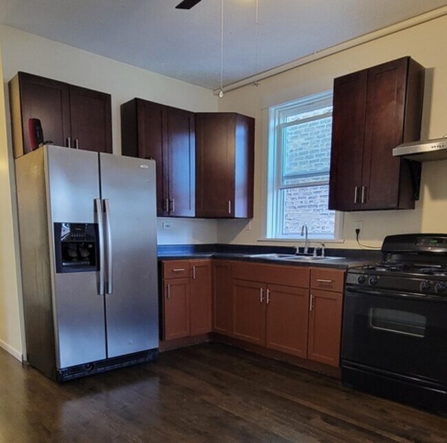 Building Photo - 4445 W Altgeld St