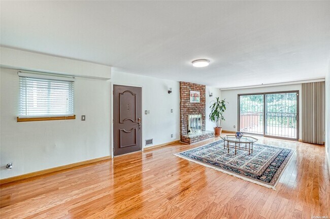 Foto del edificio - 47-18 Glenwood St