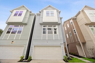 Building Photo - 2121 A Hoskins Dr