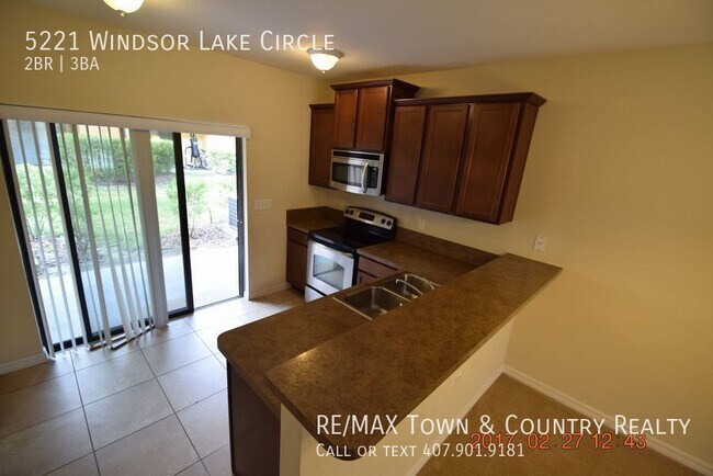 Foto del edificio - 5221 Windsor Lake Cir