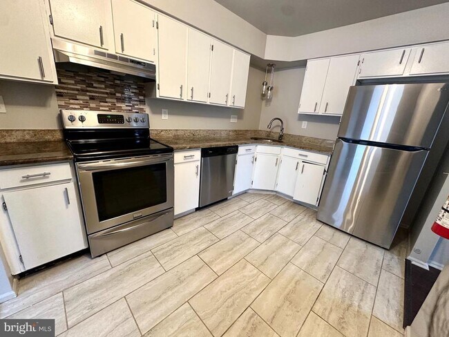 Foto del edificio - 109 Franklin Dr