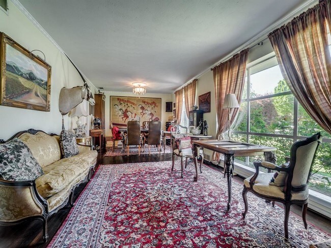 Foto del edificio - 5934 Lakehurst Ave