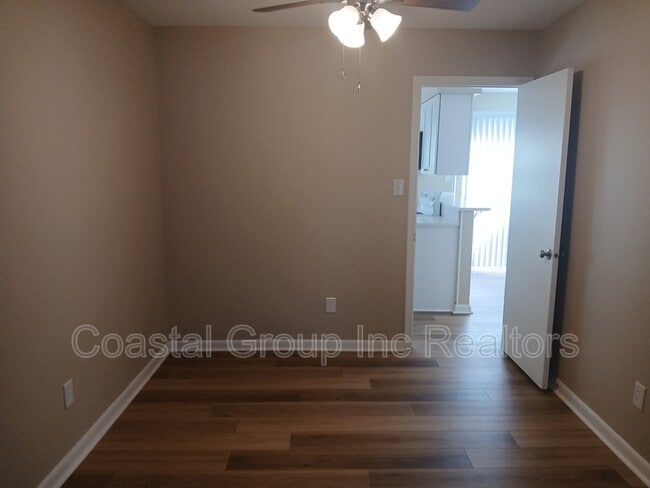 Foto del edificio - 412 Chinaberry Cir