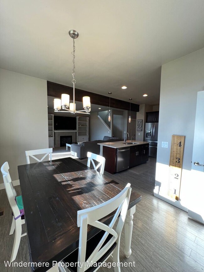 Building Photo - 3 br, 2.5 bath House - 5638 Ariel Court
