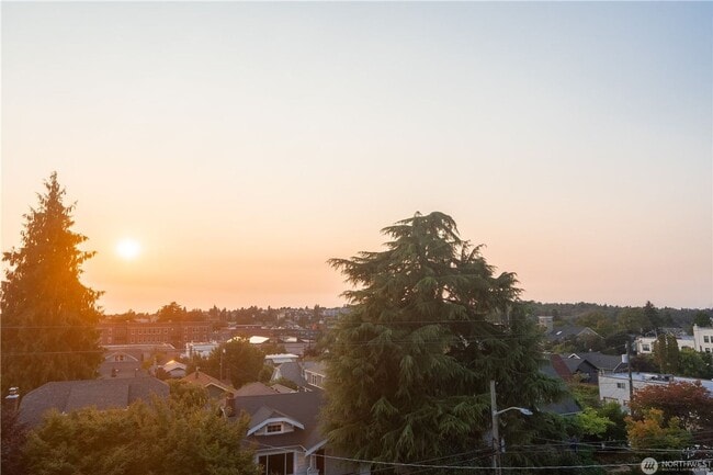 Building Photo - 2bd/1.75ba Seattle Townhome