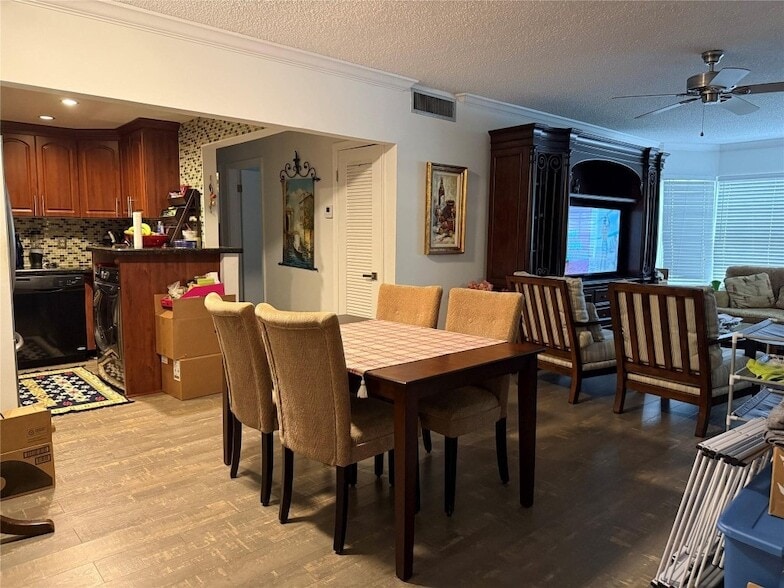 Foto del edificio - 2161 NE 68th St