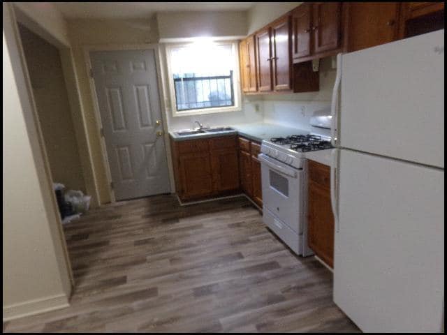 Building Photo - 610 S Maple St