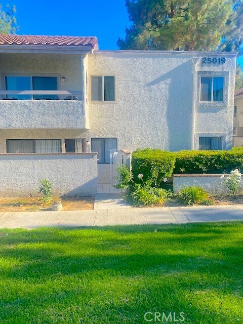 Building Photo - 25019 Peachland Ave