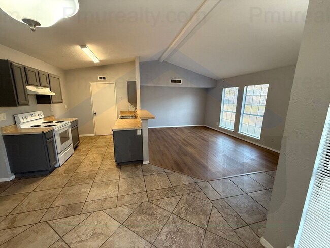 Foto del edificio - AVAILABLE NOW!!! Very Nice 3 Bedroom Dallas Half Duplex in Duncanville ISD