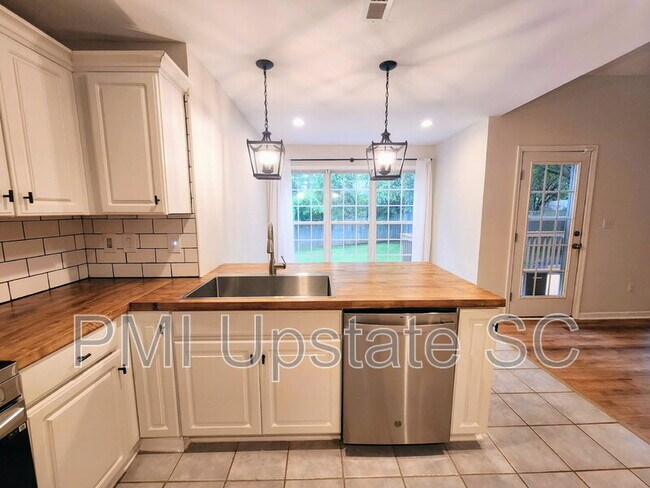 Foto del edificio - 122 Glen Willow Ct