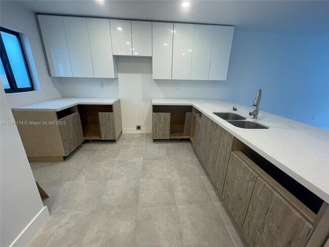 Foto del edificio - 7755 NW 8th Ct