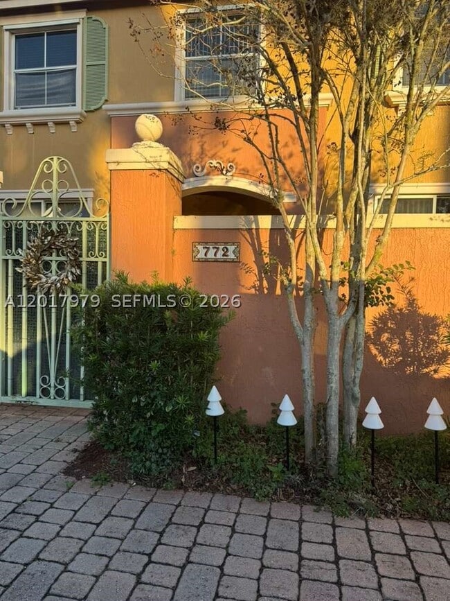 Building Photo - 772 SW 106th Ave