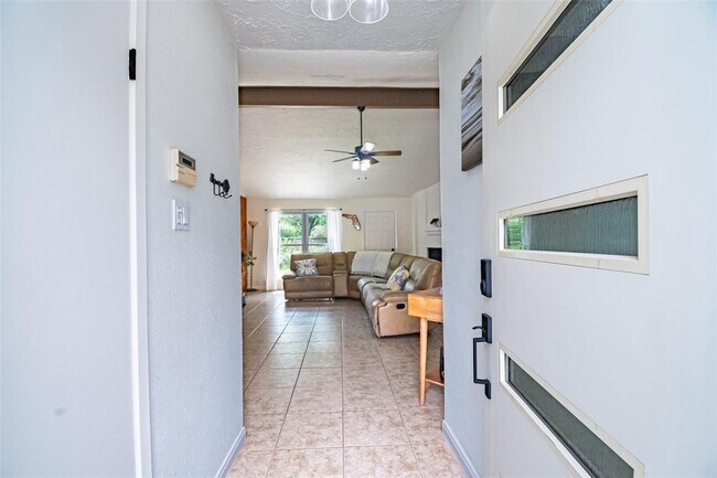 Foto del edificio - 21306 Castlemont Ln