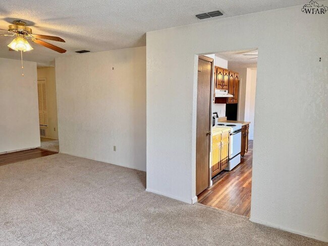 Building Photo - 1513 Hursh Ave