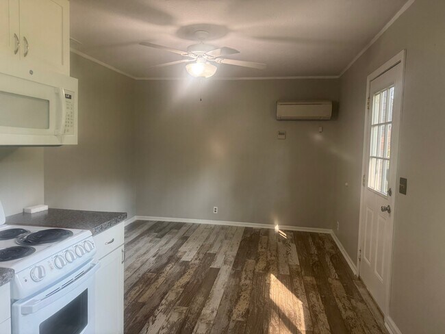 Foto del edificio - 7657 Bethel Rd