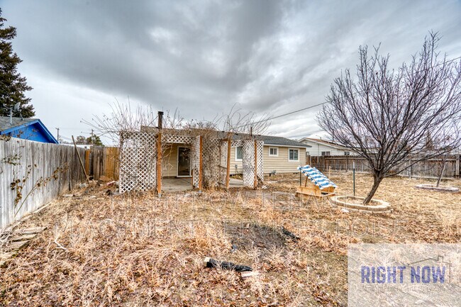 Building Photo - 1190 N 9th E