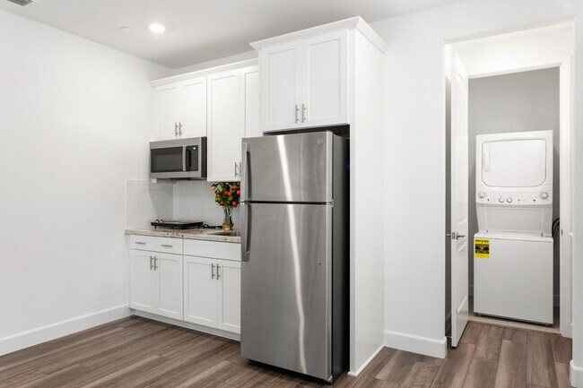 Foto del edificio - Gorgeous 1 Bed, 1 Bath Property