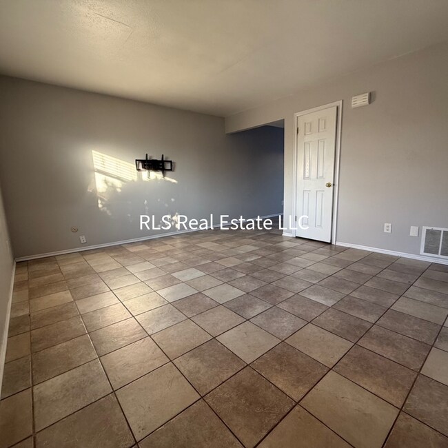 Foto del edificio - 1495 E 8600 S