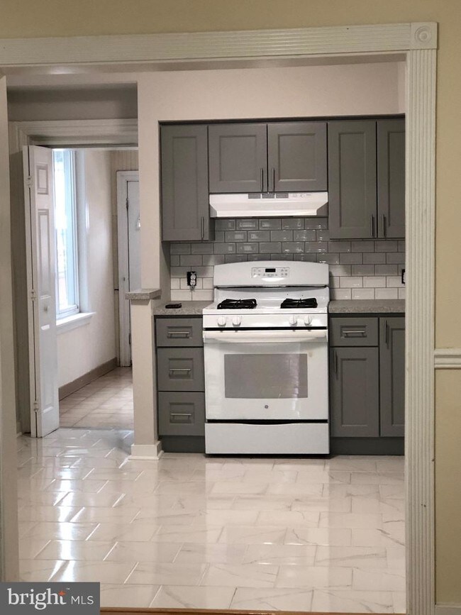 Foto del edificio - 2434 E Somerset St