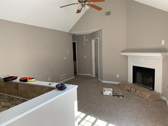 living room - 3707 Acorn Dr