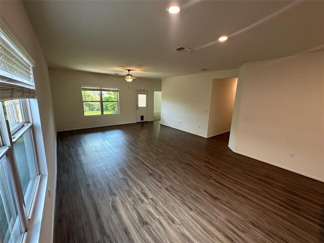 Building Photo - 6825 Colorado Bluffs Rd
