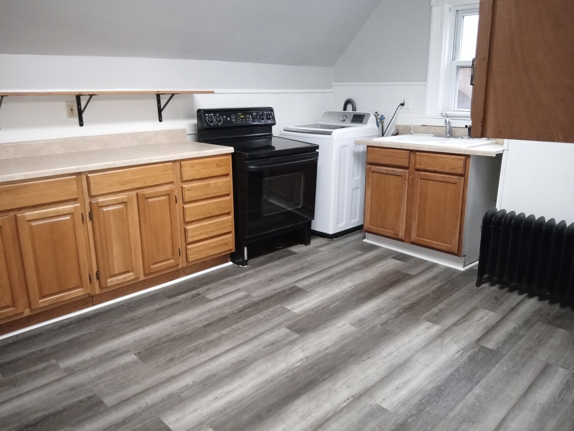 Eat in kitchen, new flooring. - 380 S Franklin St