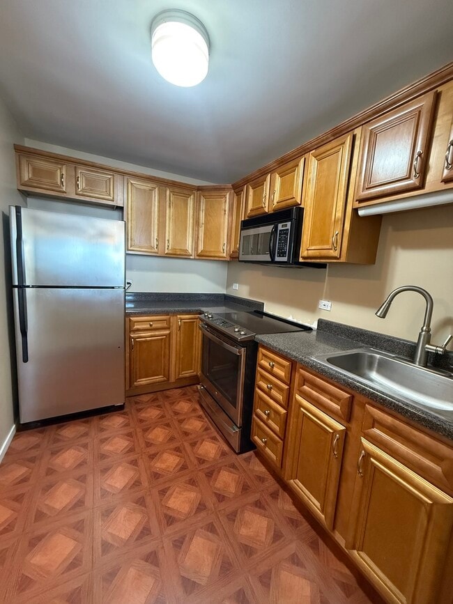 Building Photo - 1030 N State St