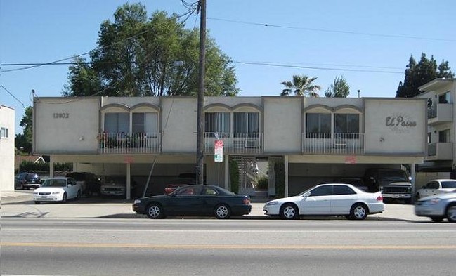 Building Photo - El Paseo Apartments