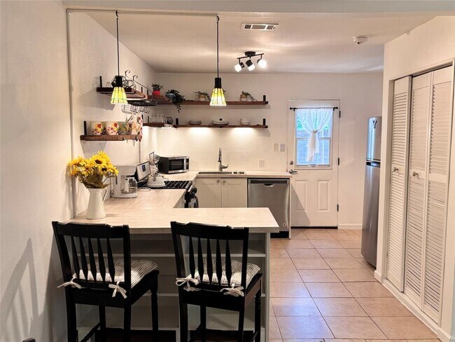 Foto del edificio - 5414 Bolm Rd