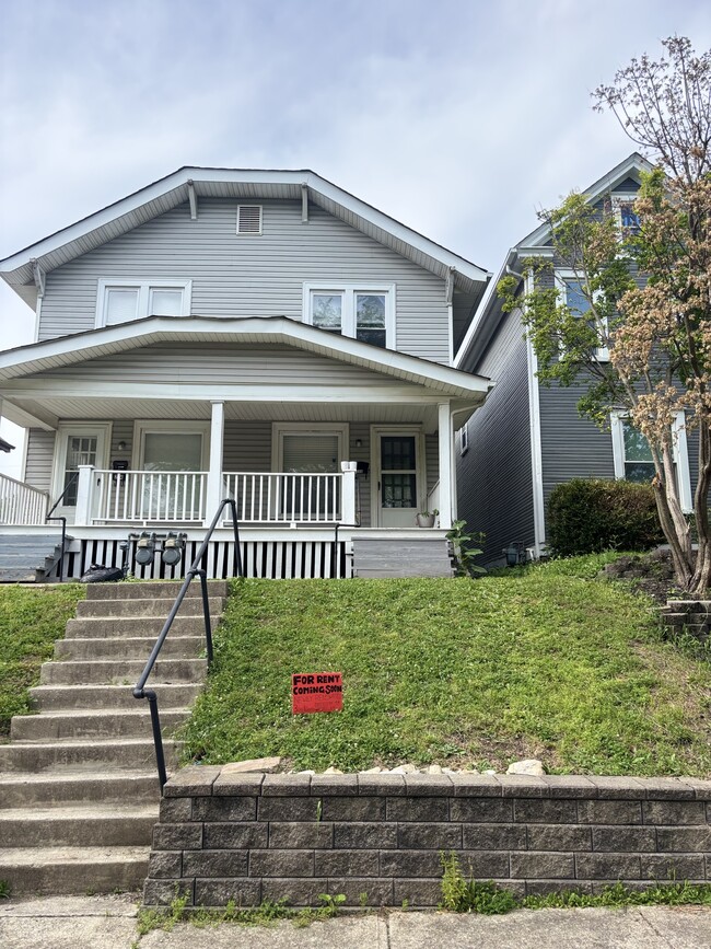 Building Photo - 206 E Blake Ave