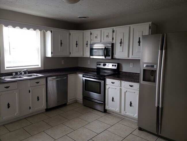 Foto del edificio - 714 Oak St. Kingsport TN 37664  A &amp; B