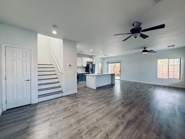 Foto del edificio - Gated Community Home in Centennial Hills!