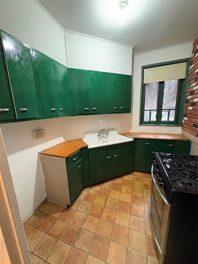 Building Photo - 24 Metropolitan Oval