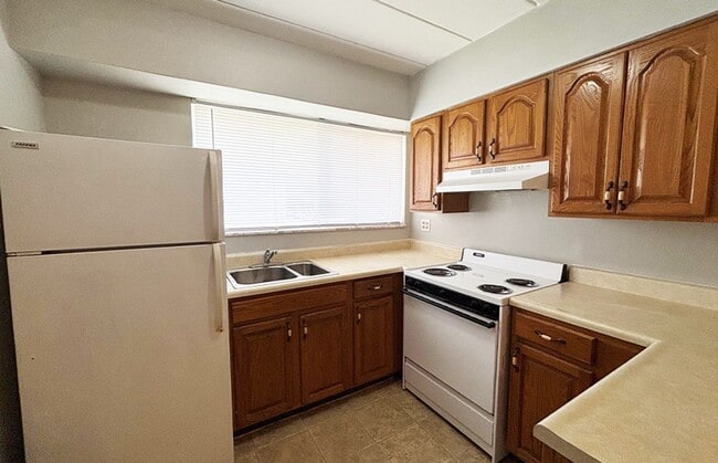 Building Photo - 539 Lowell Ave