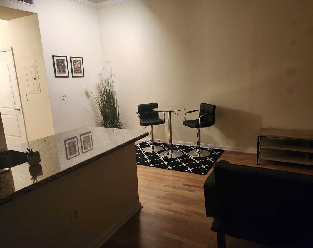 Foto principal - 3225 Turtle Creek Blvd