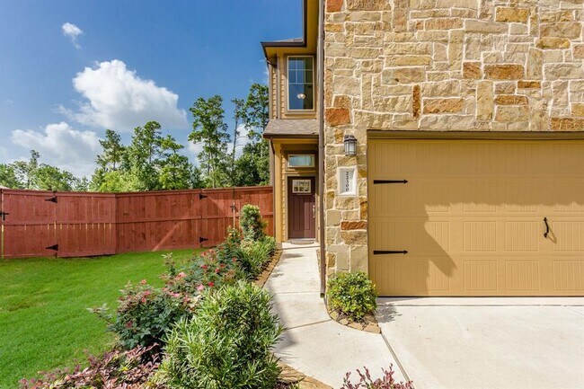 Building Photo - 22300 Misty Woods Ln