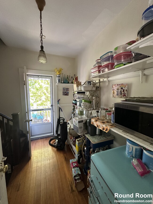 Building Photo - 124 Brooks St