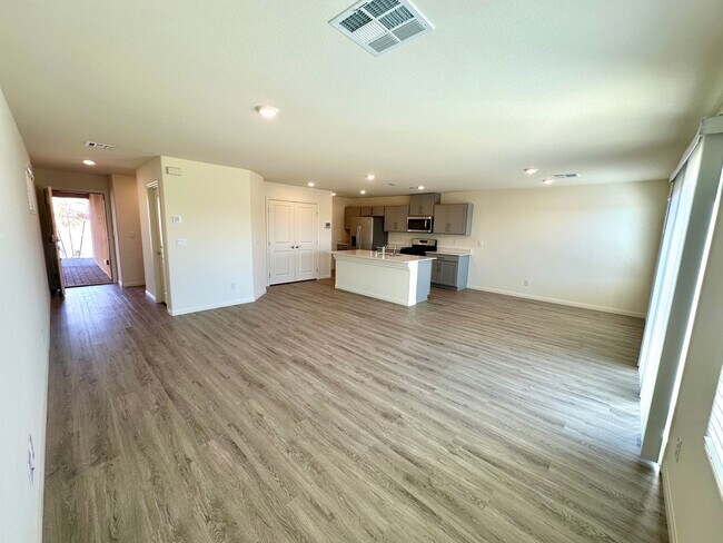 Building Photo - 5746 Sunset Sedona St