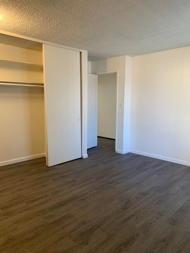 Building Photo - 4475 Jurupa Ave