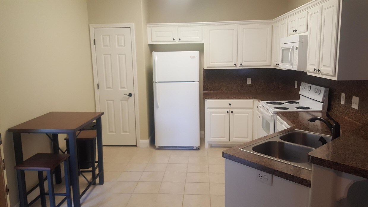 Foto principal - 247 Tenney St