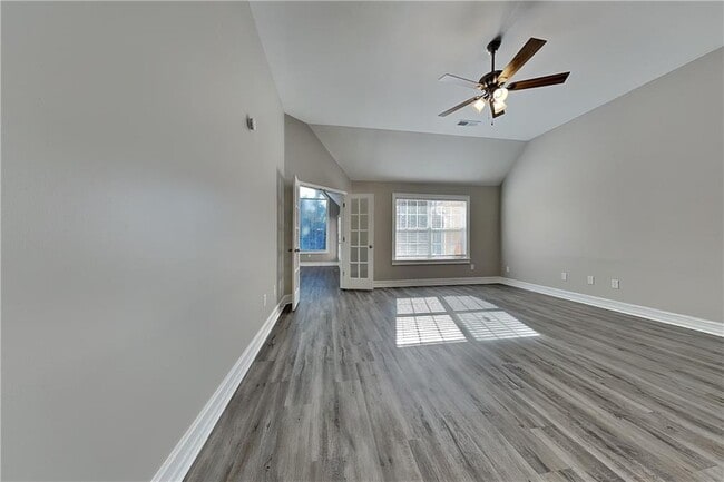 Foto del edificio - 805 River Valley Dr