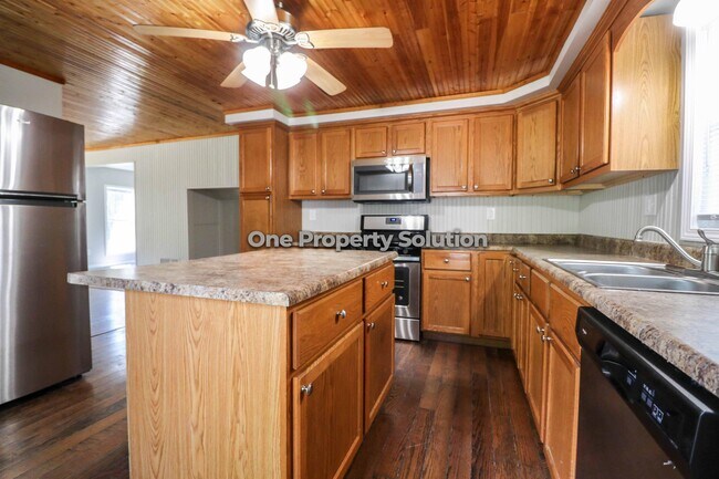 Building Photo - 2700 W 41st Ave